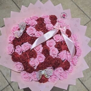 Ramo Rosa y Rojo con Mariposas