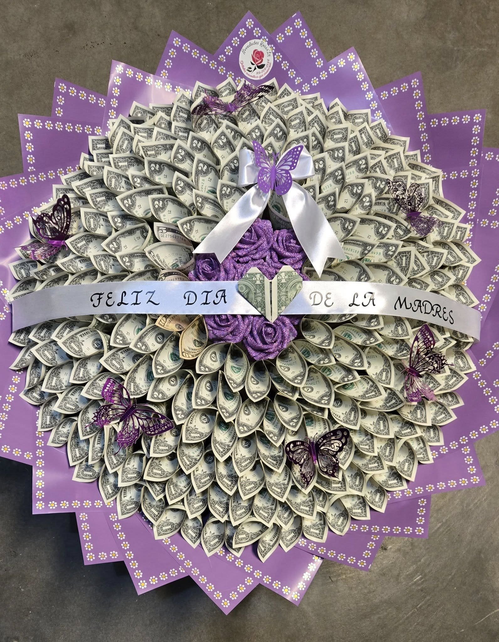 Ramo de Billetes y Rosas Lilas Día de las Madres